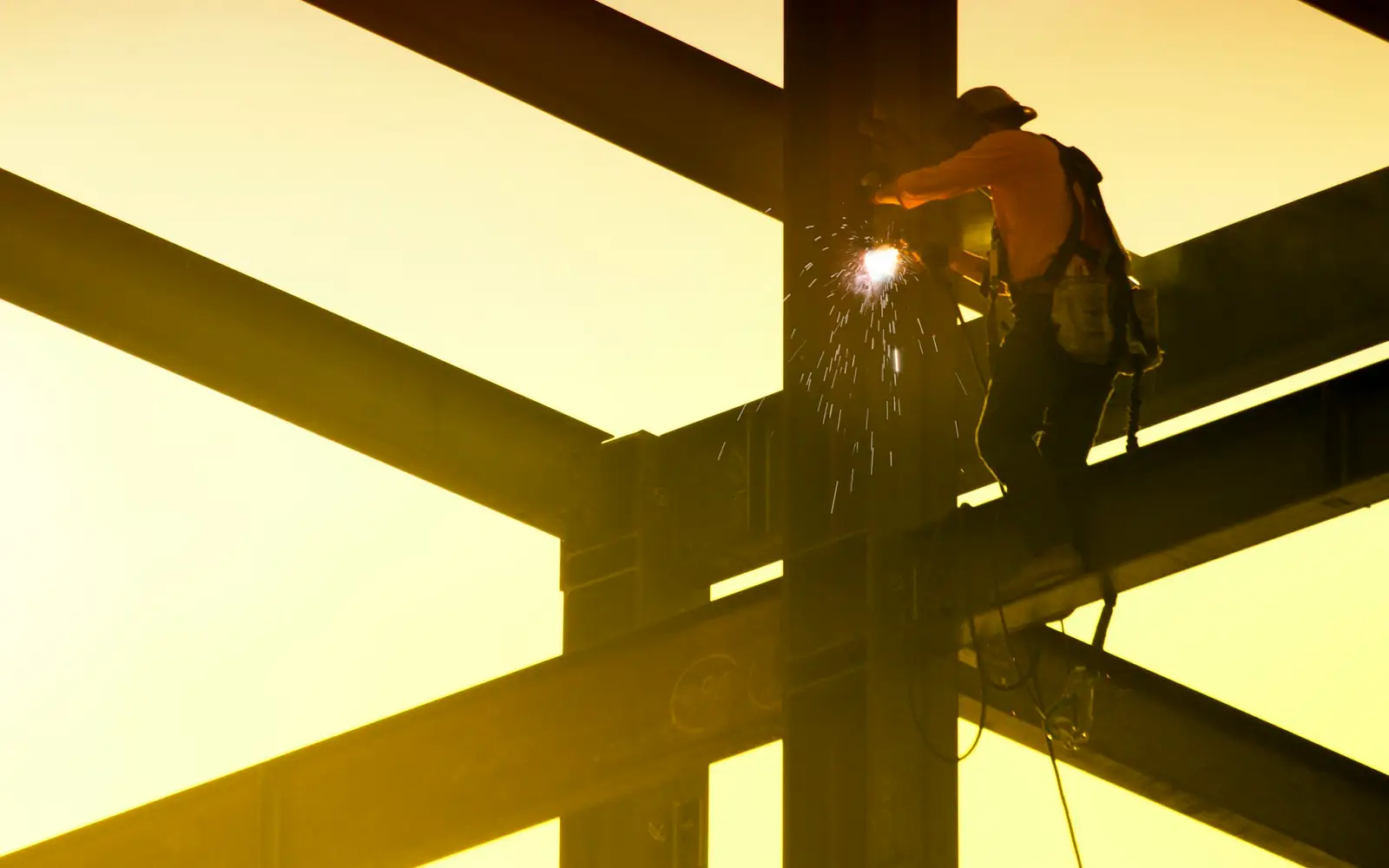 Montaje de estructura metálica en altura